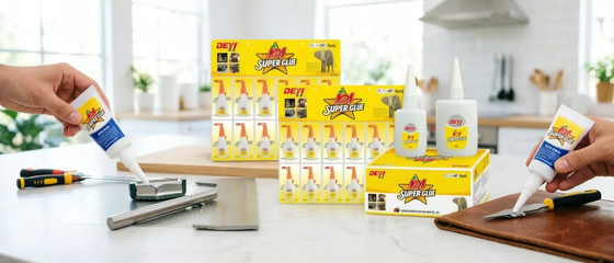 Rapid Cure 502 Super Glue dengan waktu penyembuhan awal 15 sampai 20 detik dan umur simpan 12 bulan memastikan kuat dan ikatan